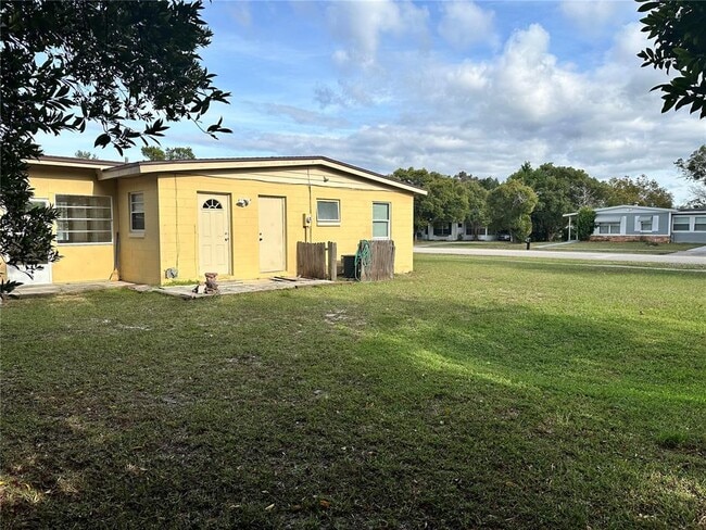 Building Photo - 2302 Idaho Rd