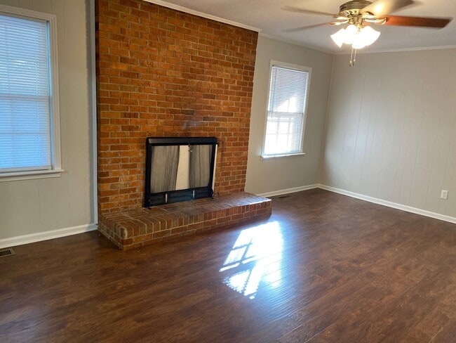 Building Photo - 36 Trailwood Dr