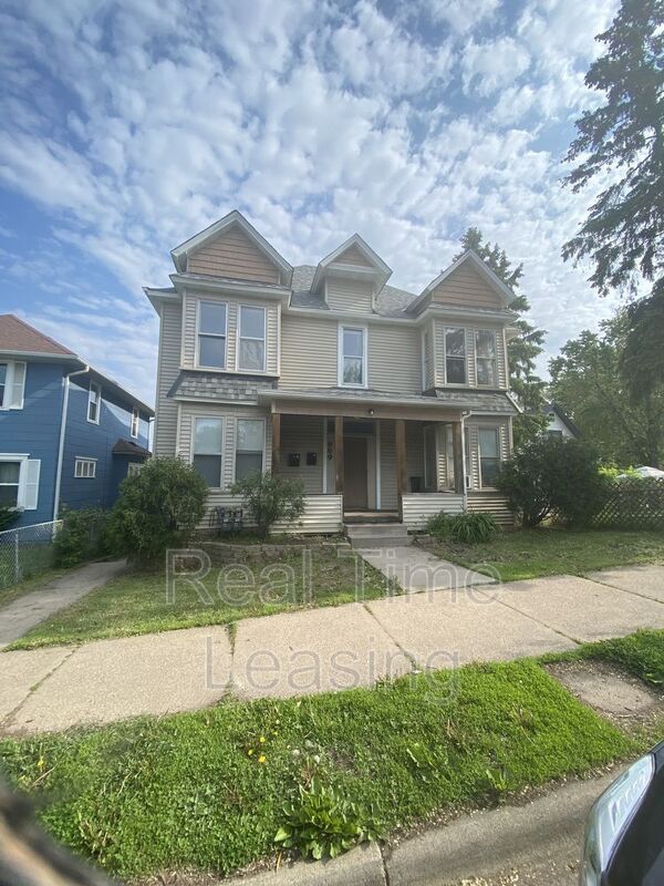 669 Case Ave E, Saint Paul, MN 55106 House Rental in Saint Paul, MN