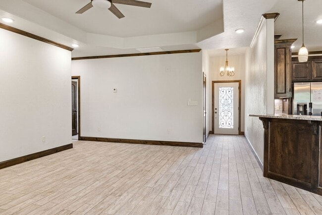 Building Photo - 12230 NE Deer Rdg Dr