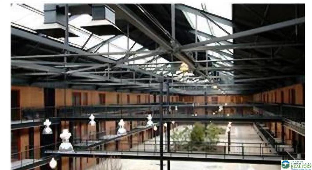 Foto del edificio - 11 W 2nd St