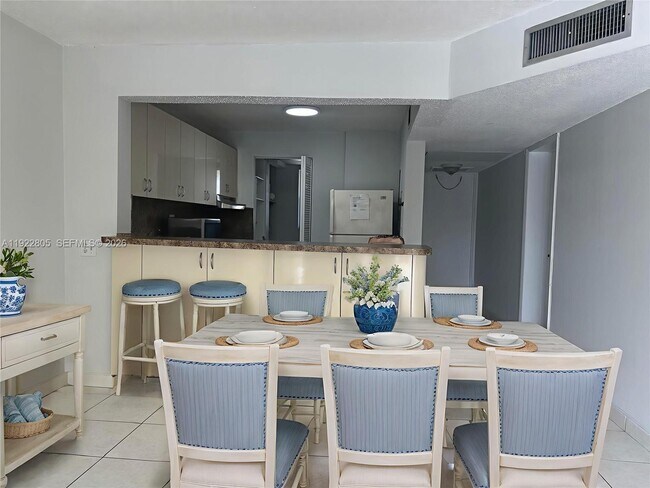 Foto del edificio - 7920 N Colony Cir