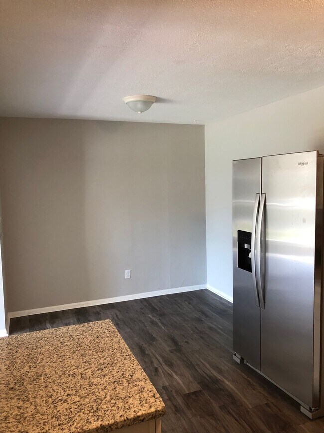 Foto del edificio - 5 BD/2.5 BA home, NEW RENOVATION!