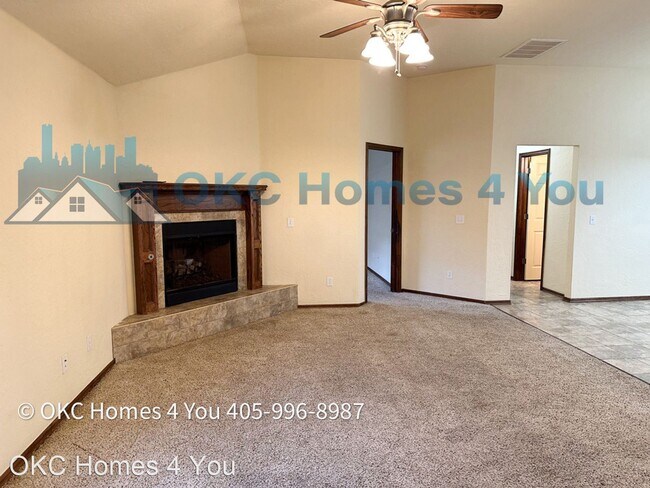 Building Photo - 3 br, 2 bath House - 804 SW 151st Street U...