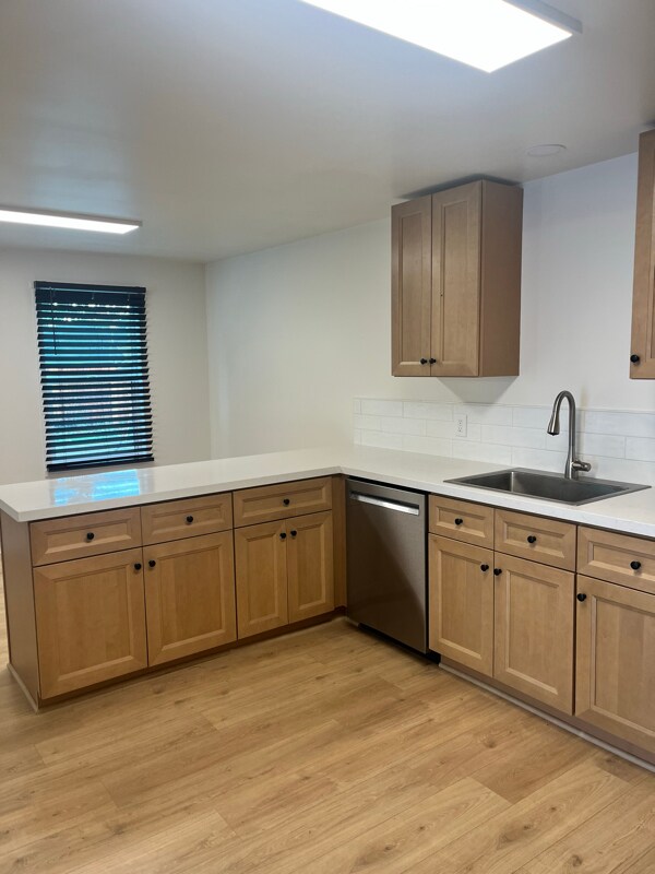 Foto del edificio - 7050 Sycamore Rd