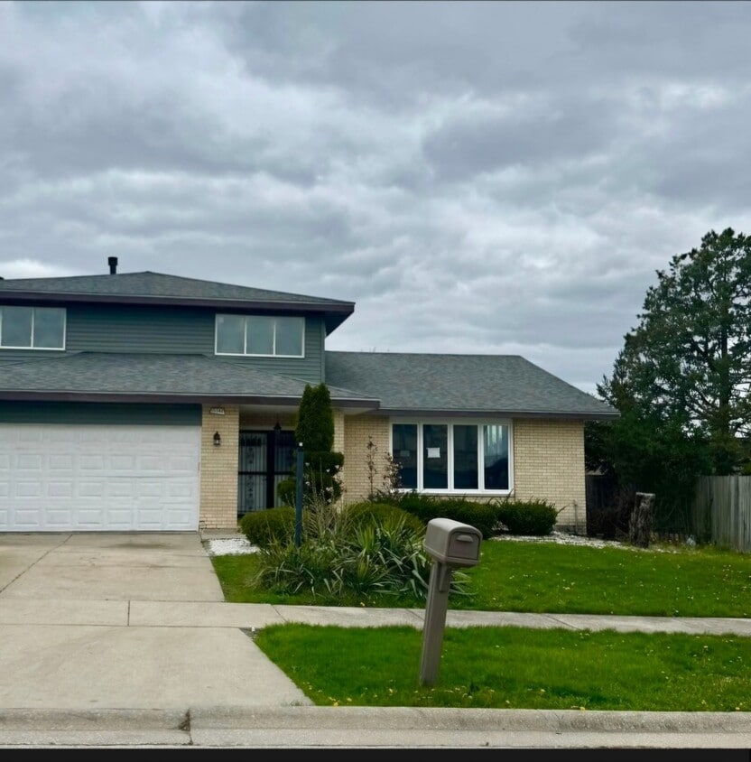 Primary Photo - 15542 Sierra Dr