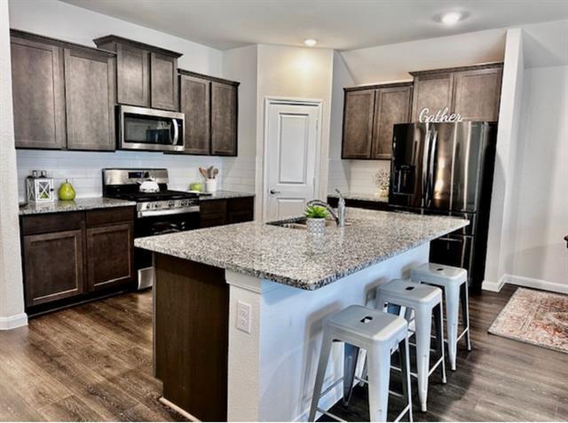 Foto del edificio - 711 Stampede Ln