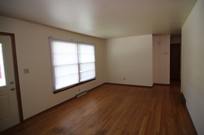 Building Photo - 2307 Skokie Dr