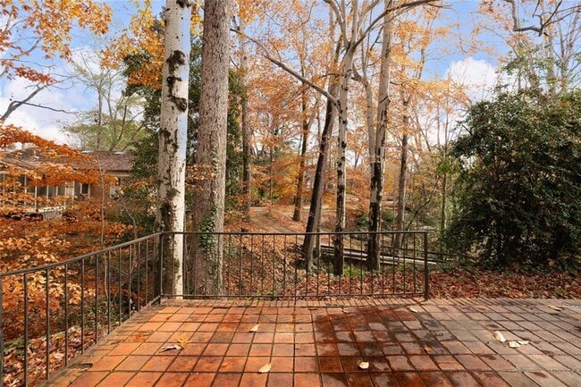 Building Photo - 444 Burlington Rd NE