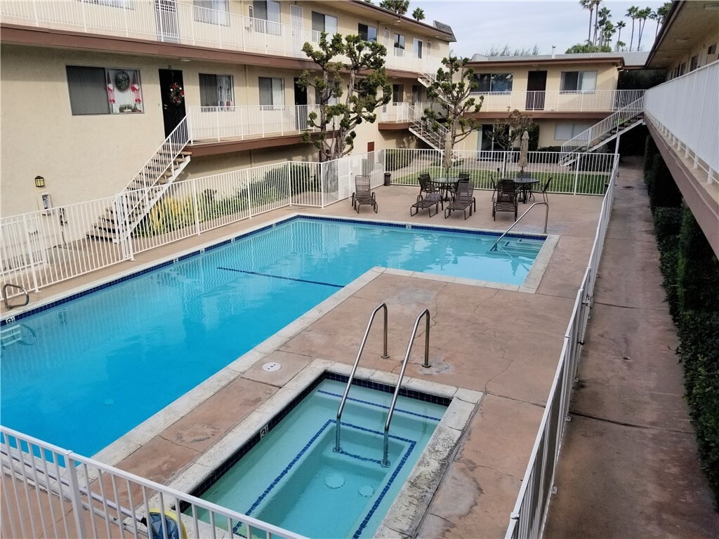 Foto principal - 25925 Narbonne Ave