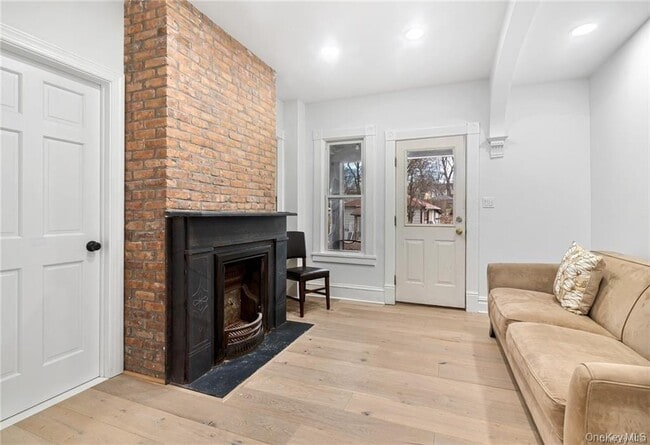 Building Photo - 1166 North Ave