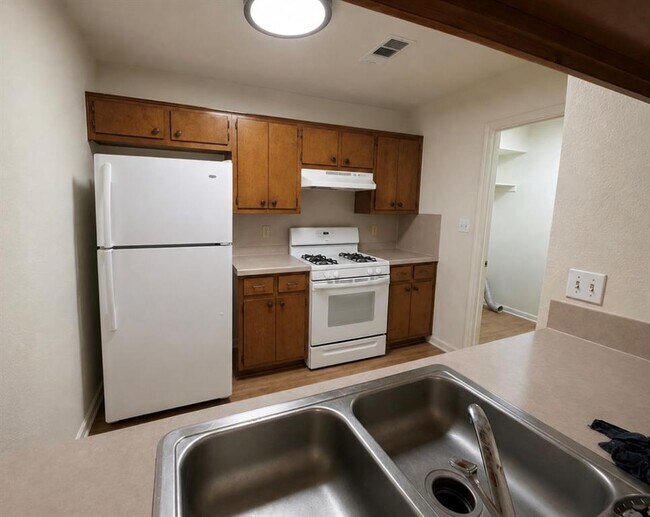 Foto del edificio - 2506 Howellwood Wy