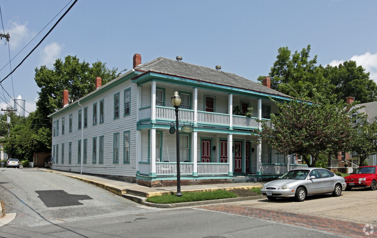 360-368 Main St, Smithfield, VA 23430 Apartments - Smithfield, VA