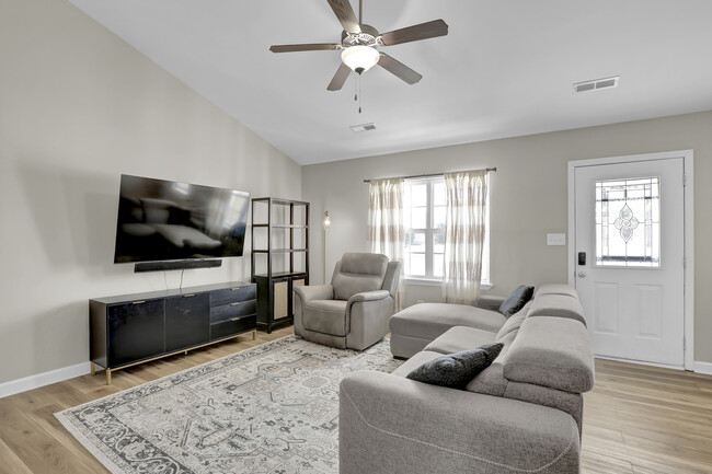 Building Photo - 105 Rosemary Ave