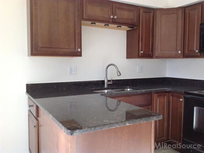 Building Photo - 2397 Bradford Ct