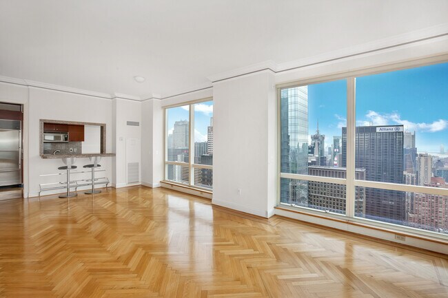 Foto del edificio - 230 W 56th St