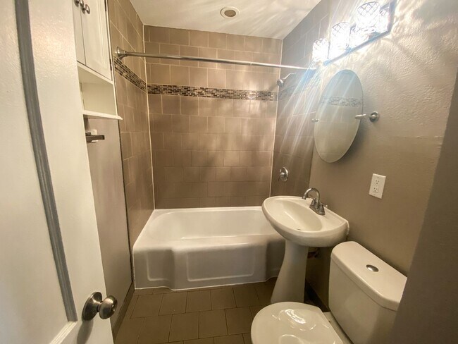 Foto del edificio - 2 Bedroom Single Family