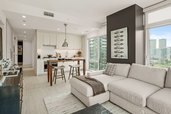 Building Photo - 352 N Union Ave