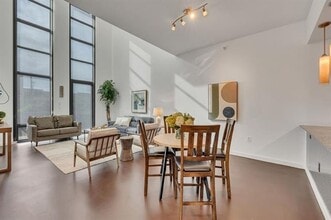 Building Photo - 2608 Museum Way