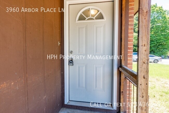 Foto del edificio - 3960 Arbor Pl Ln