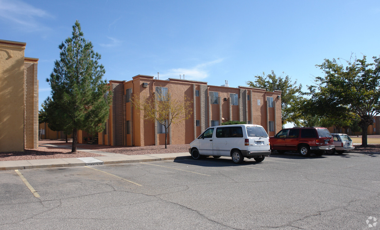 Building Photo - Greenbriar Manor Apartments