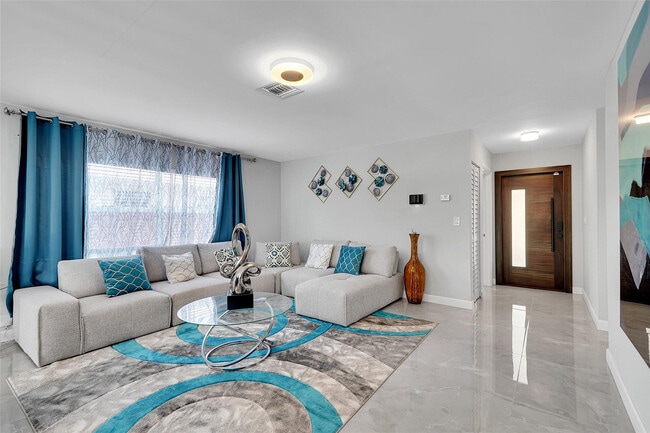 Foto del edificio - 7506 SW 7th Ct