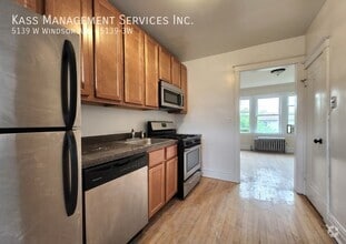 Building Photo - 5139 W Windsor Ave