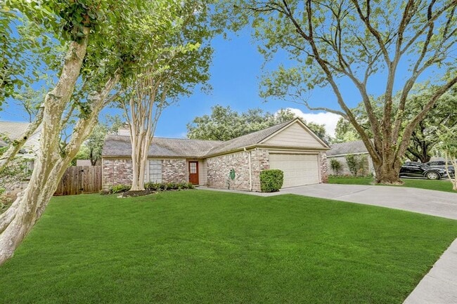 Building Photo - 2615 Lively Ln