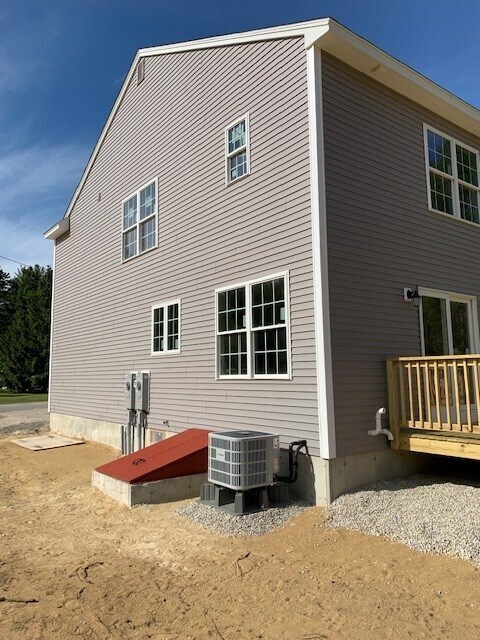 Building Photo - 13 Lawrence St