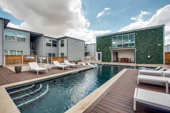 Building Photo - 3328 Cedarplaza Ln