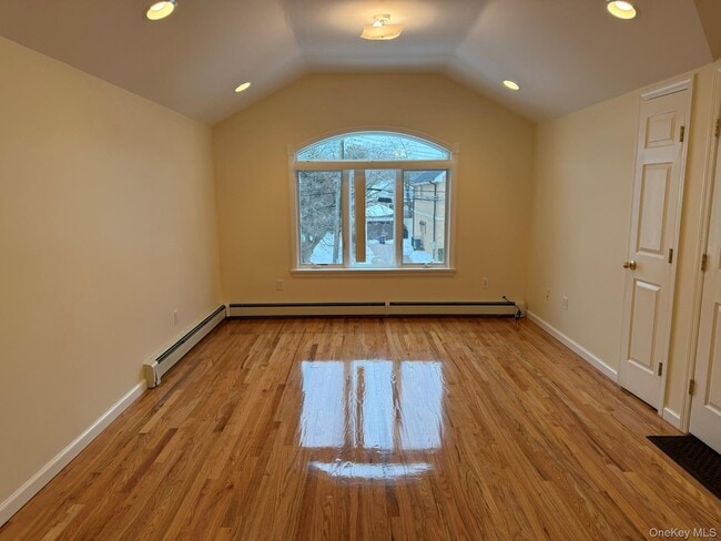 Foto del edificio - 42-04 218th St