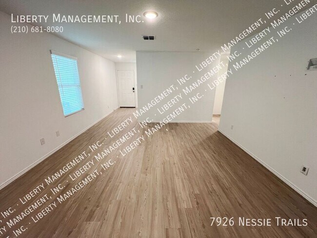 Foto del edificio - 7926 Nessie Trl