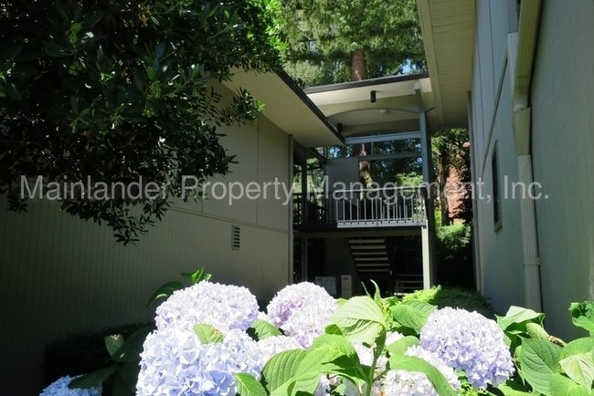 Building Photo - 668 McVey Ave