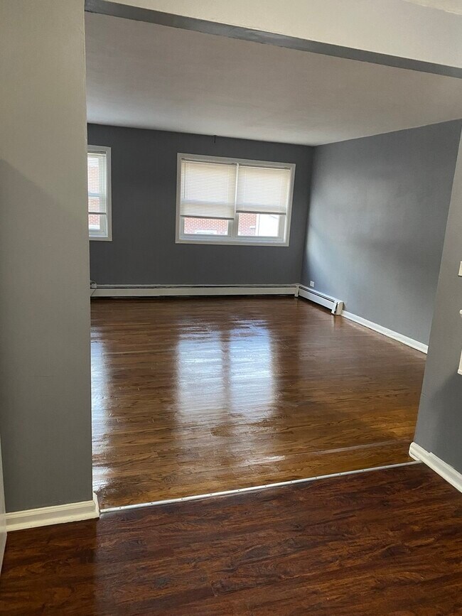 Foto del edificio - 2411 W Balmoral Ave