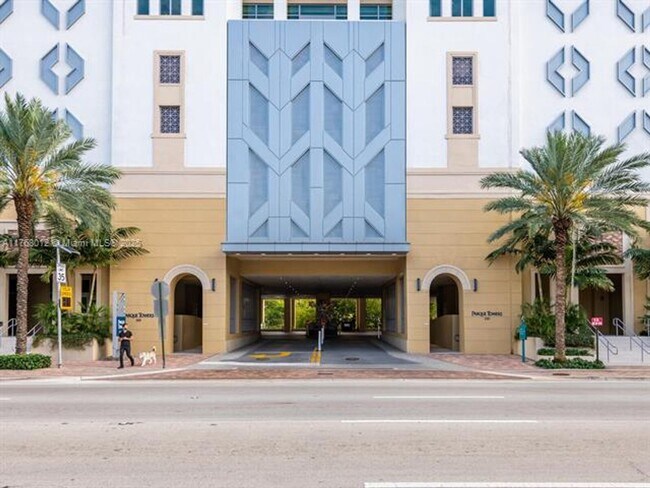 Foto del edificio - 300 Sunny Isles Blvd