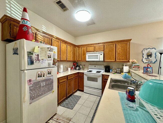 Foto del edificio - 2010 Marie Dr