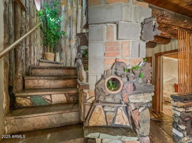 Foto del edificio - 100 E Glade Ln