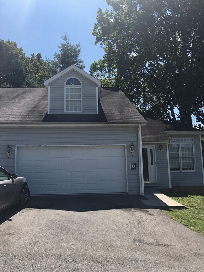 Foto del edificio - 21451 Clear Creek Rd
