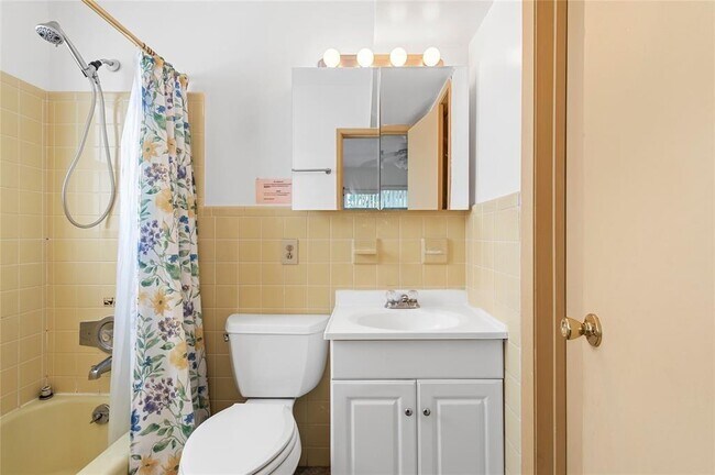 Foto del edificio - 3225 NE 16th St
