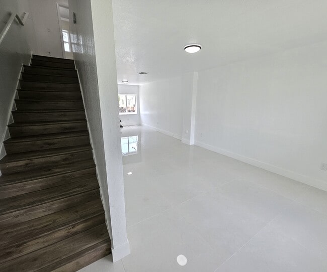 Building Photo - 450 NW 84th St