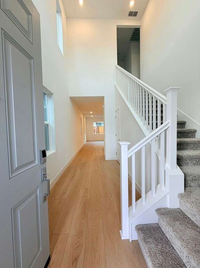 Foto del edificio - 325 N Paso Robles Dr