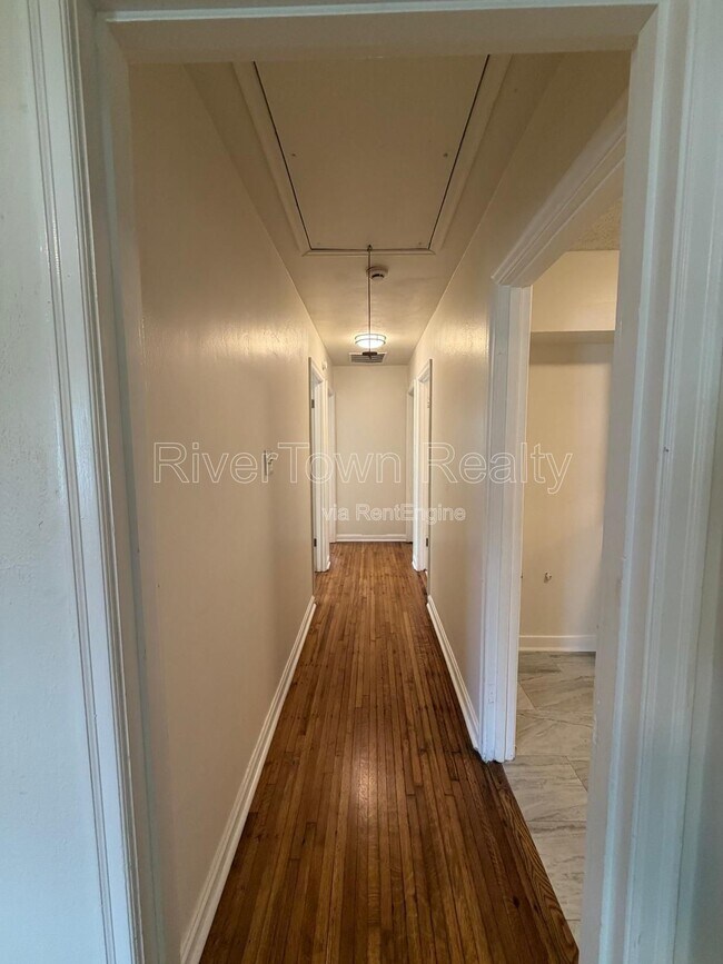 Building Photo - 4550 Quince Rd