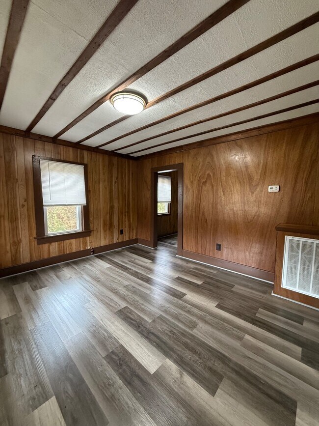 Foto del edificio - 221 Valley Pike Rd