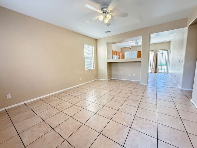 Building Photo - 4539 E Ivanhoe St