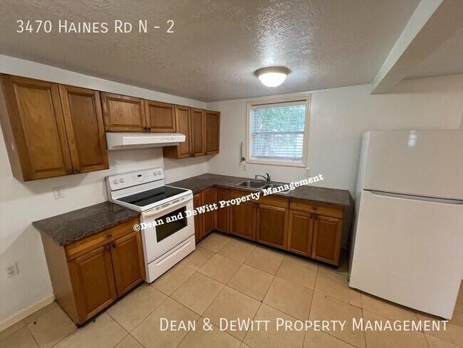 Foto del edificio - 3470 Haines Rd N