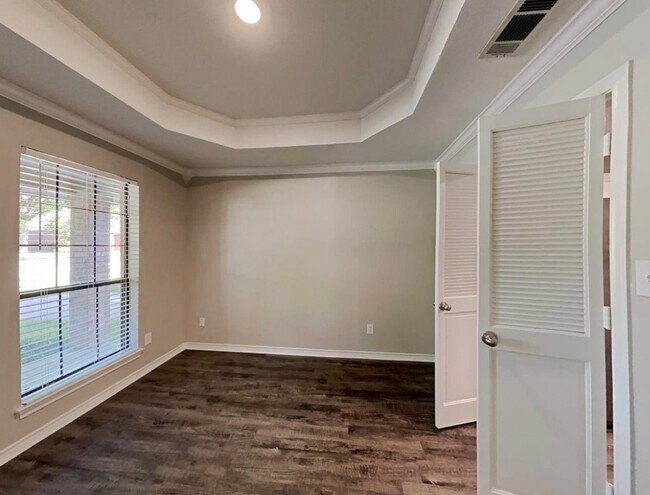 Foto del edificio - 611 Arbor Creek Dr