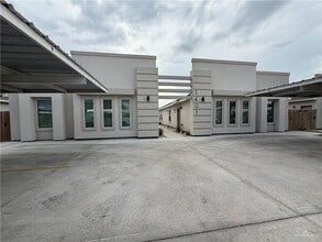 Building Photo - 1401 Beverly Ave