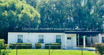 Building Photo - 2414 Lantana Ave