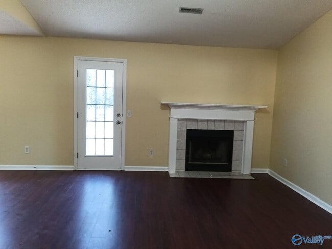 Building Photo - 217 Falcon Ridge Dr