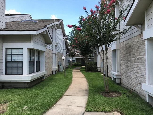 Foto del edificio - 6245 Ludington Dr